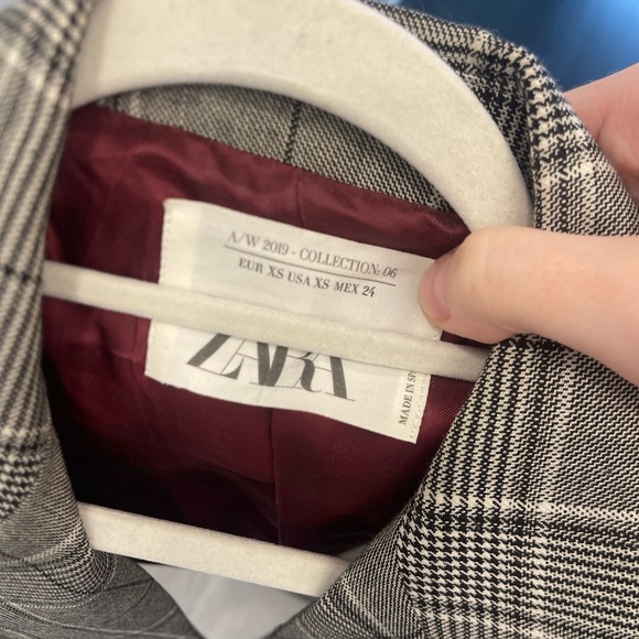 Zara Cropped Blazer - Picture 2 of 3